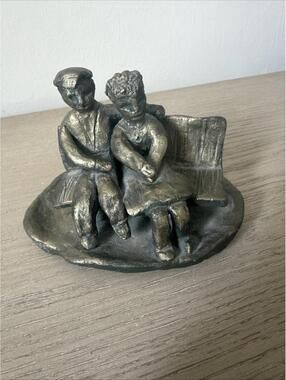 Bronze Look Vintage Sculpture Couple On A Bench Embracing